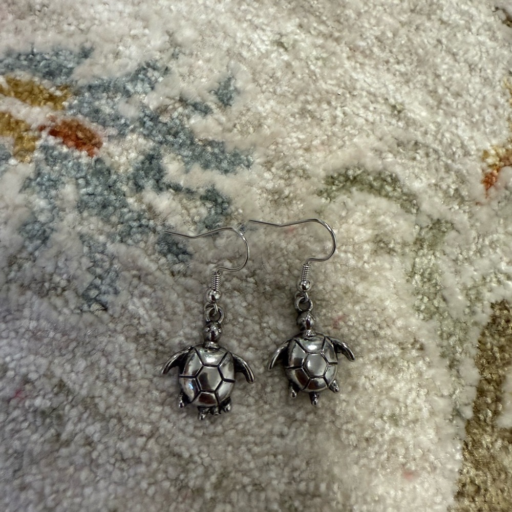 Handmade Silver Turtle Dangle Earrings - Picture 3 of 5